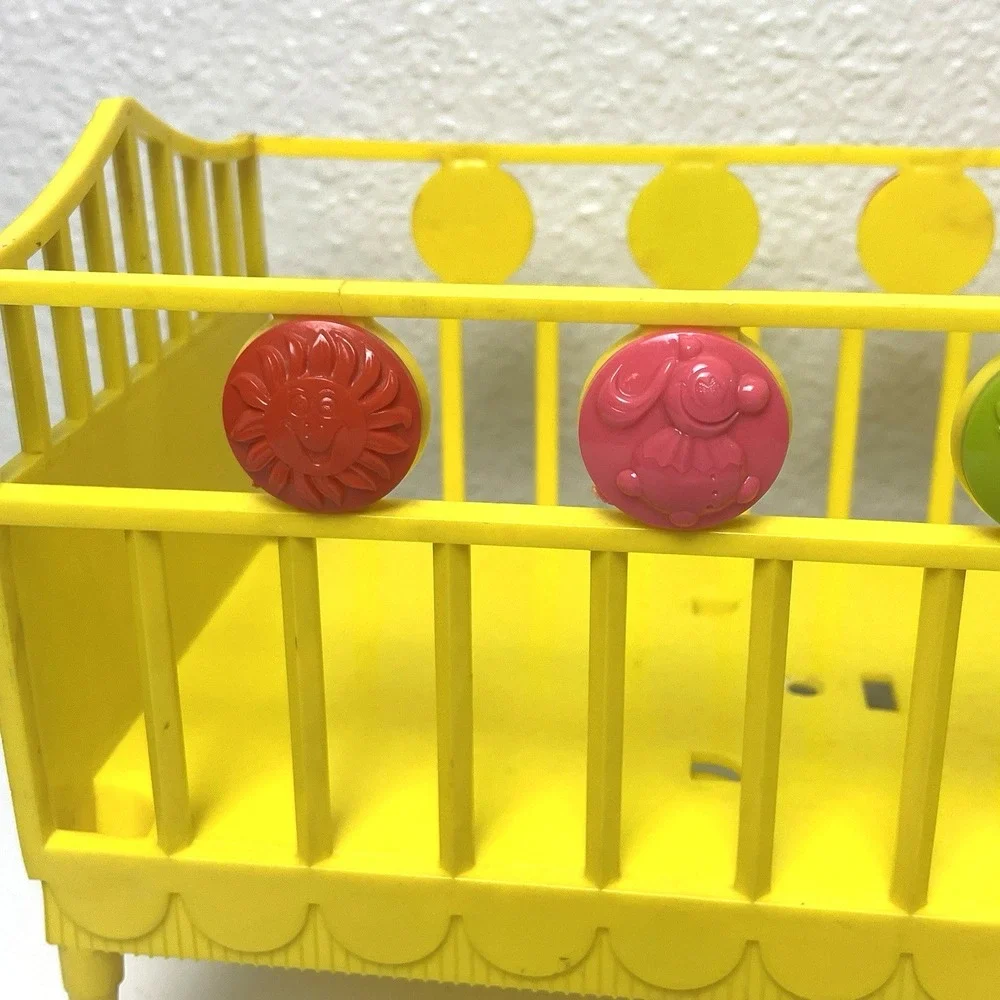 Vintage Suzy Cute‎ Deluxe Reading Corp Crib 1960's Doll Furniture Nursery